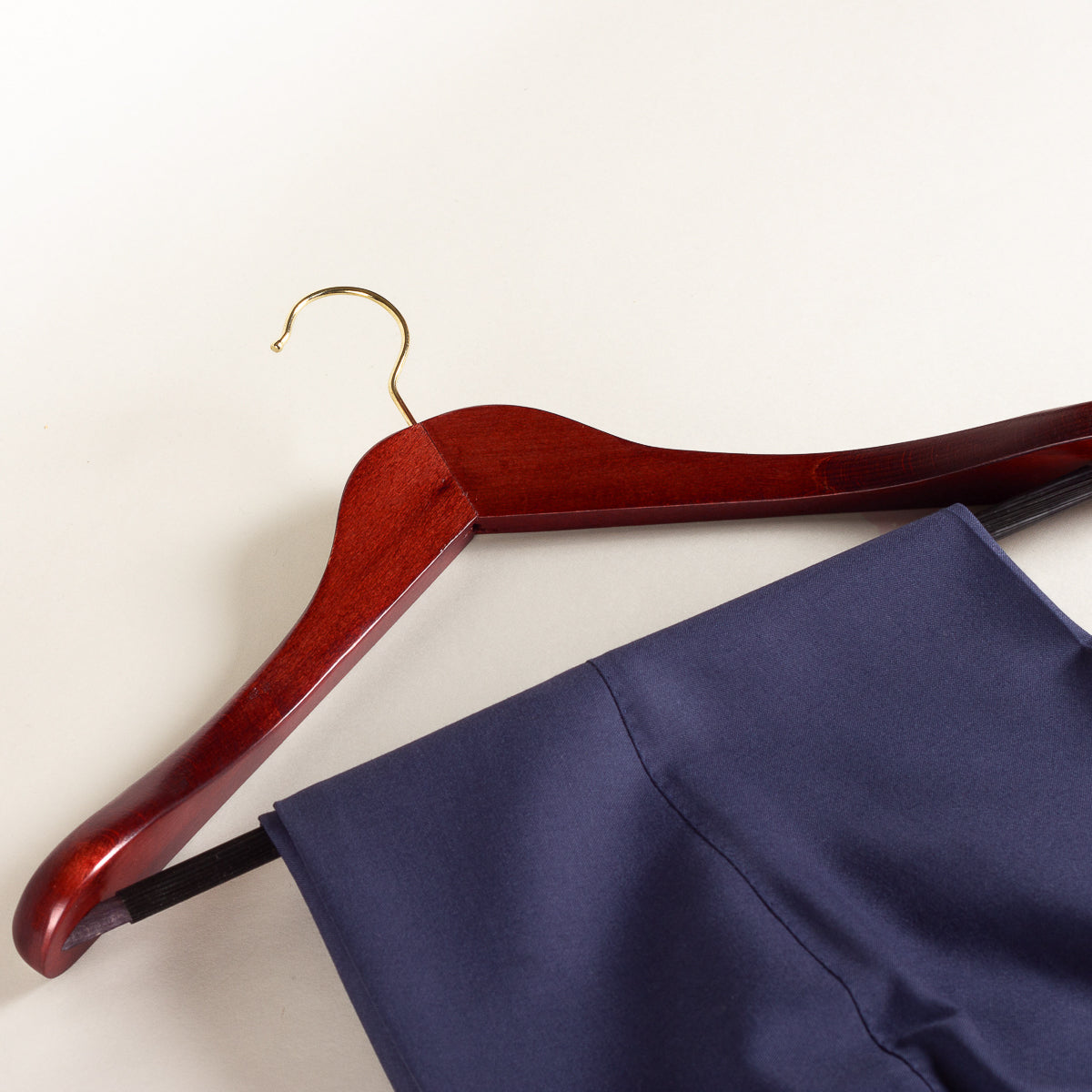 Suit and jacket hanger - mahogany with trouser bar